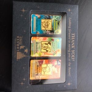 Passholder Disney Tokyo pin set